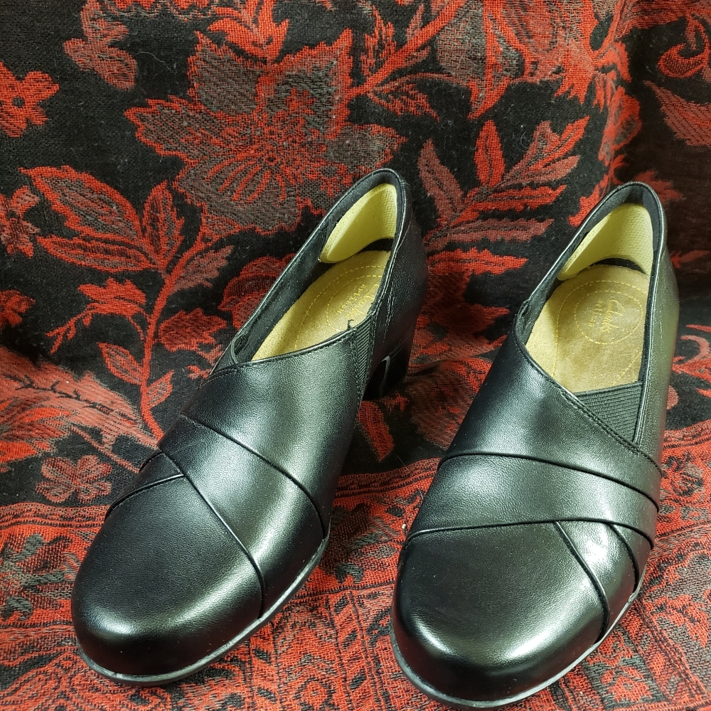Clarks Women's Rosalyn Adele Slip-On Loafer Black US 7.5